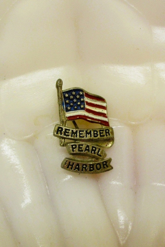 WWII Remember Pearl Harbor Home Front Pin~ Origin… - image 3