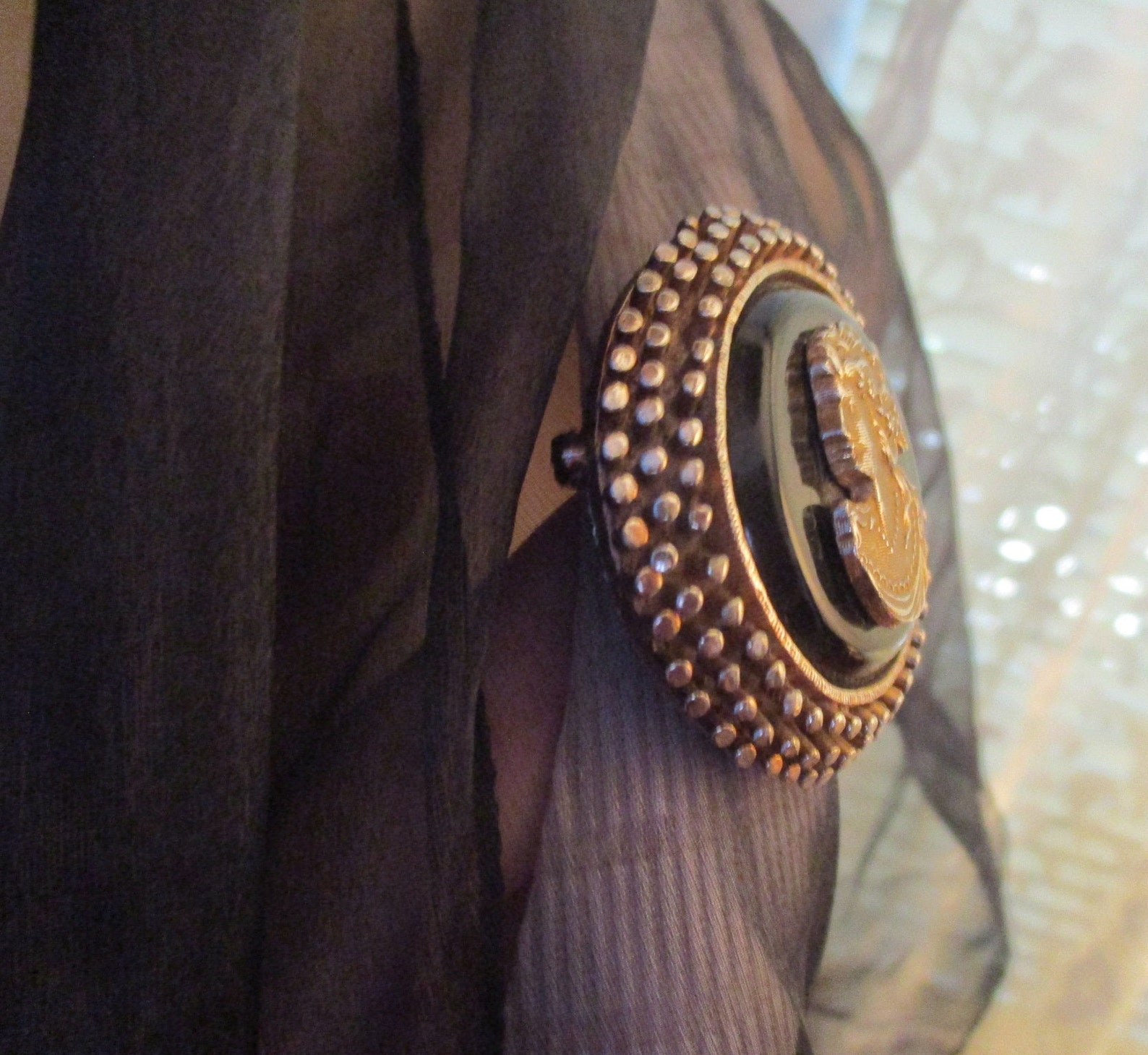 Cameo Brooch Black Glass Gold Plate Vintage Gold Hobnail Etsy