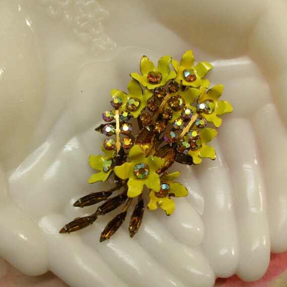 1950s VINTAGE Floral Bouquet Rhinestone Brooch ~ … - image 7