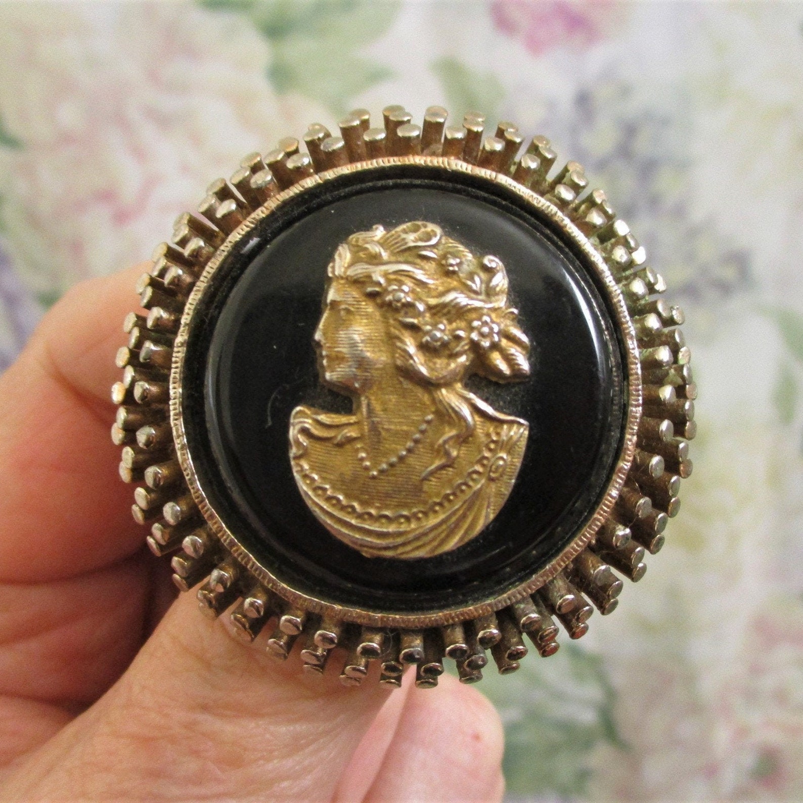 Cameo Brooch Black Glass Gold Plate Vintage Gold Hobnail Etsy
