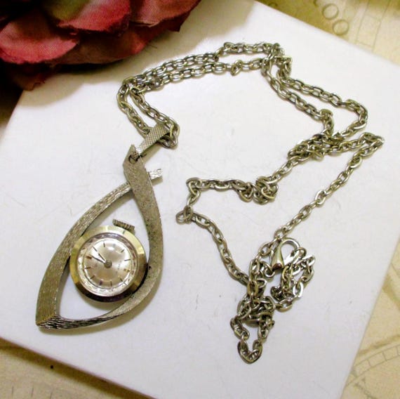 Vintage Silver Tone HandWind Mechanical Pendant Watch Buy Vintage Chandler Silver Tone Pendant Watch, 17 Jewels  main image 4