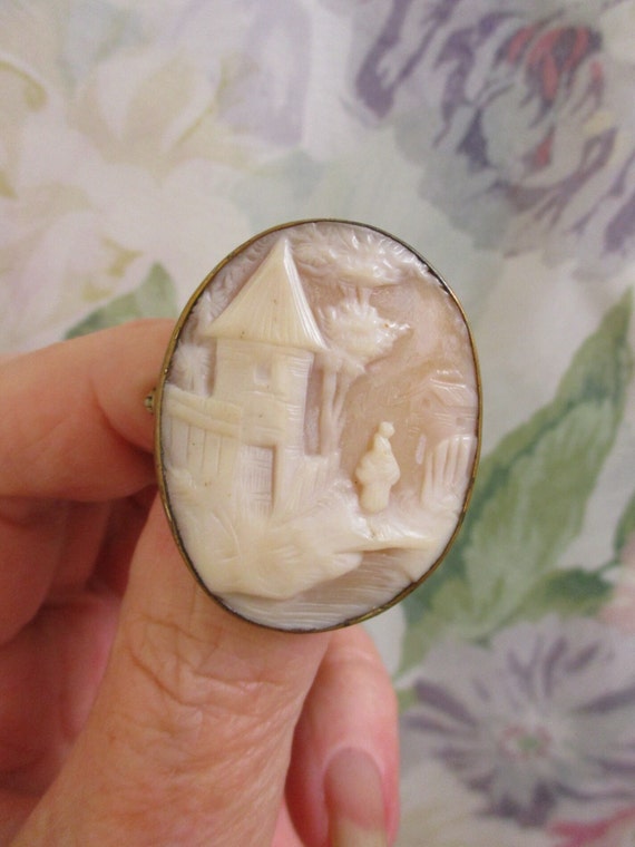 ANTIQUE Carved Shell Cameo Brooch ~ Hand-Carved La