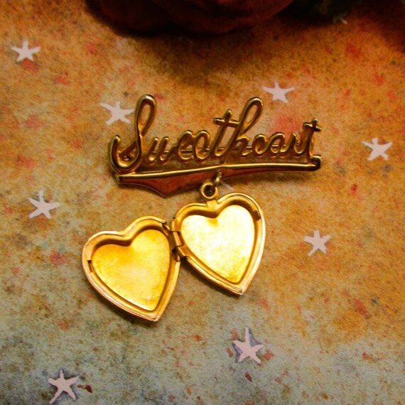 WWII US Army Gold Sweetheart Locket Pin ~ Vintage… - image 3