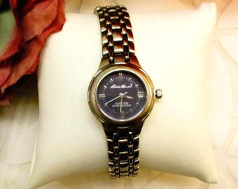 Vintage EDDIE BAUER Quartz Watch: Silver Bracelet, Burgundy  display picture 2
