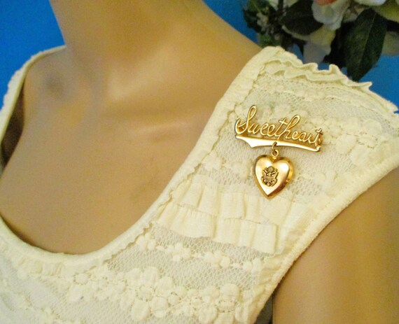 WWII US Army Gold Sweetheart Locket Pin ~ Vintage… - image 6