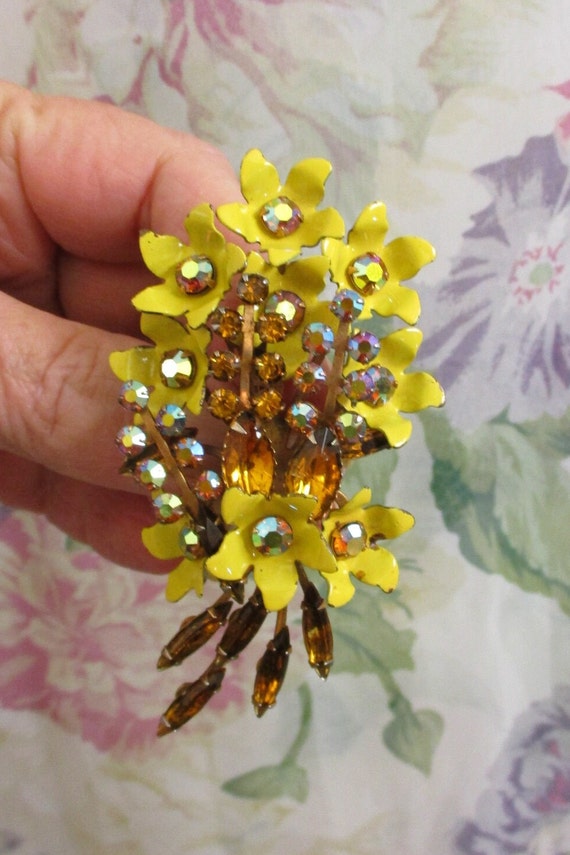 1950s VINTAGE Floral Bouquet Rhinestone Brooch ~ … - image 3