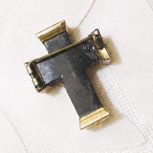 Broche victoriano francés de cruz de azabache para duelo ~ Joyería antigua de cristal negro chapada en oro de 10 quilates ~ Broche de cruz Memento Mori del siglo XIX imagen 13