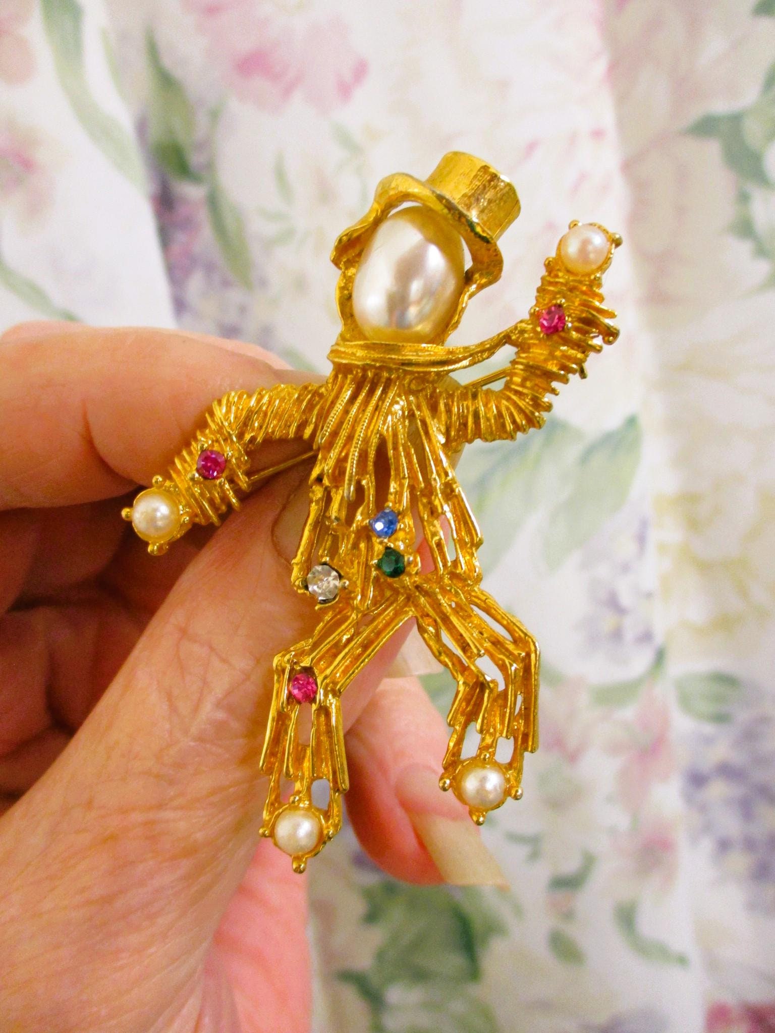 Broche Ancienne Dorée Épouvantail Vintage – Sans Marque, Parfaite Pour Les Collectionneurs