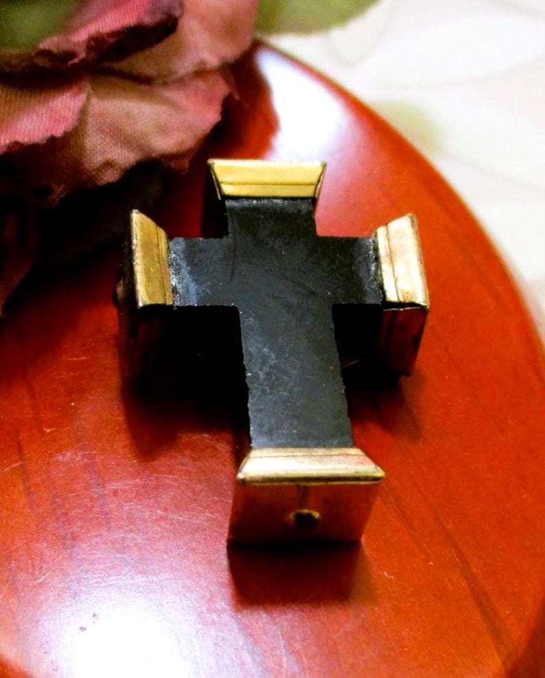 Broche victoriano francés de cruz de azabache para duelo ~ Joyería antigua de cristal negro chapada en oro de 10 quilates ~ Broche de cruz Memento Mori del siglo XIX imagen 10