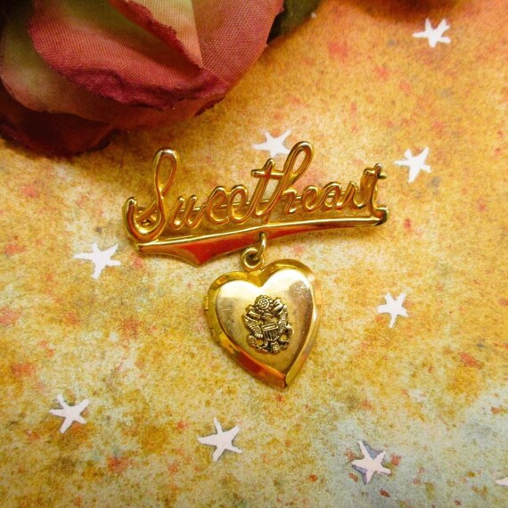 WWII US Army Gold Sweetheart Locket Pin ~ Vintage 