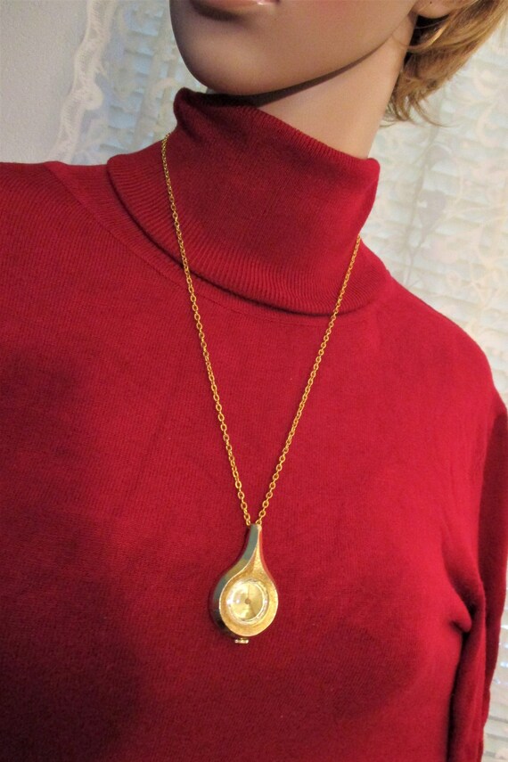 Lucerne Pendant Necklace Watch Vintage Swiss - Lucerne Watch Pendant Necklace Value Lucerne Pendant Necklace Watch Vintage Swiss - Lucerne Watch Pendant Necklace Value