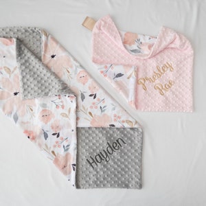 Grace Floral Baby Decke, personalisierte Baby Decke, Monogramm, neues Baby Geschenk, Baby Mädchen Kinderzimmer, Mädchen Baby Decke, rosa und graues Dekor Bild 5