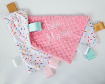 Bunte Sprenkel Konfetti personalisierte Babydecke, Minky Babydecke, Babydecke mit Namen, Monogramm Babydecke, Baby-Dusche-Geschenk