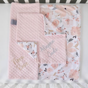 Grace Floral Baby Decke, personalisierte Baby Decke, Monogramm, neues Baby Geschenk, Baby Mädchen Kinderzimmer, Mädchen Baby Decke, rosa und graues Dekor Bild 4