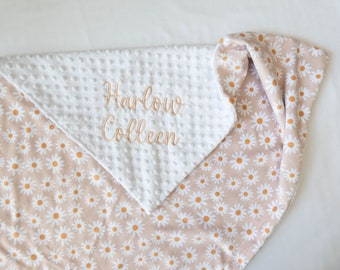 Tan Daisy Blumen personalisierte Babydecke, Minky Babydecke, Babydecke mit Namen, Monogramm Babydecke, Gänseblümchen, Blumenbabygeschenk