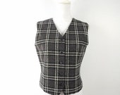 40 OFF SHOP SALE Vintage Leslie Fay Petite Sophisticate Plaid Checkered Print Gray White V Neck Sleeveless Vest Waistcoat Top 6 Small