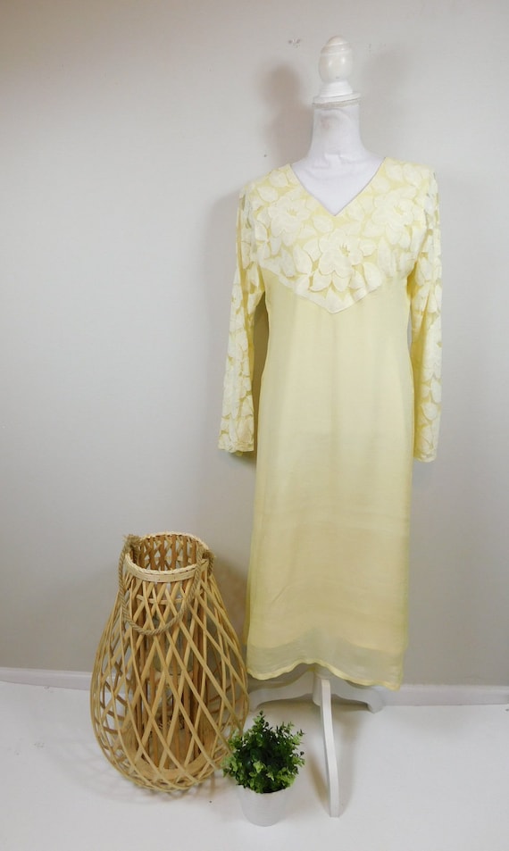 Vintage 90s Indian Light Yellow White Floral Flow… - image 1