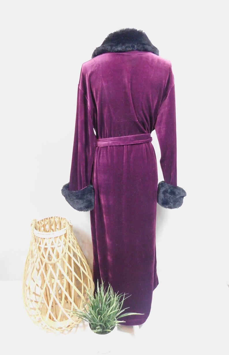 50/% OFF SPRING SALE Vintage Parisian Intimates Purple Velvet Faux Fur Black Collar Plush Luxurious Wedding Long Sleeve Housecoat Robe Medium