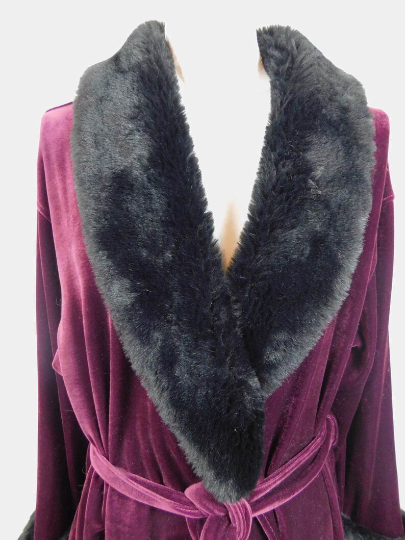 50/% OFF SPRING SALE Vintage Parisian Intimates Purple Velvet Faux Fur Black Collar Plush Luxurious Wedding Long Sleeve Housecoat Robe Medium
