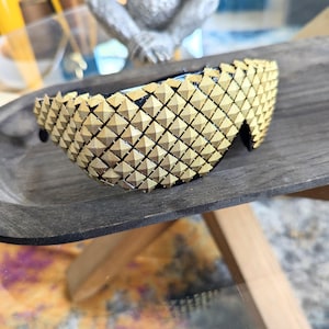 Vintage 00s Black Gold Studded Tinted Heavy Metal One Single Piece Shield Futuristic Fashion Visor Sunglasses Lens Sunnies Eyewear