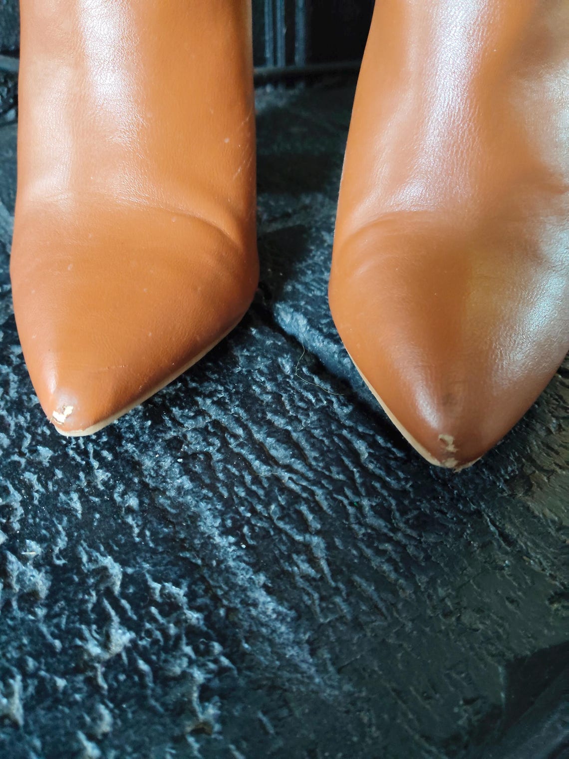 Vintage 00s Tan Brown Faux Leather Cutout Side Chunky Low Short Heel Minimal Pointed Toe Ankle Boots Booties Shoes Sz 7.5, Foto 3 von 5