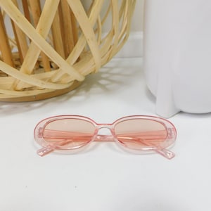 Vintage 00s Light Pink Oval Shaped Tinted Small Rimless Transparent Plastic Frame Fashion Sunglasses Lens Glasses Eyewear