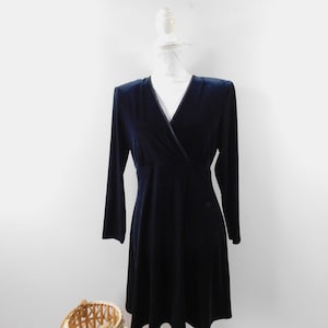 Vintage 90s K.C. Spencer New York Black Velvet V Neck Fit and Flare Cocktail Long Sleeve Aline Knee Length Dress Gown Sz 10 Medium