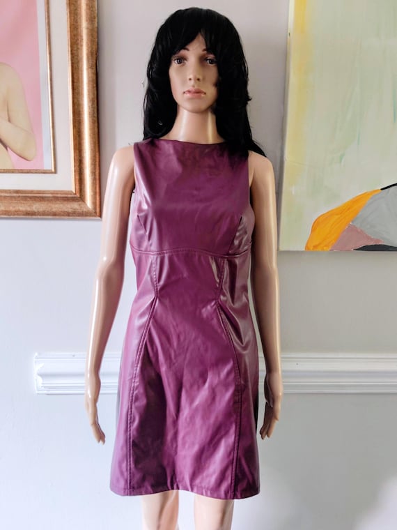 Vintage 00s Dark Purple Faux Leather Crewneck Stretch Sleeveless Hourglass Minimal Tank Knee Length Pencil Dress Gown Sz Medium