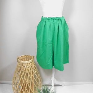 Vintage 1990s Southern Lady Kelly Green Elastic High Waist Long Lightweight Polyester Wide Leg Shorts Bottoms Sz 20/2X Plus Size