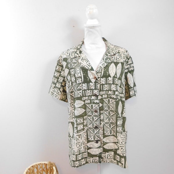 Vintage Laura Scott Green Beige Hawaiian Leaf Aztec Print Polyester Button Up Short Sleeve Shirt Top Blouse Sz 16W/XL Plus Size