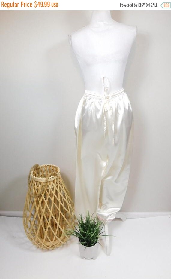 50% OFF FALL SALE Vintage 80s Williwear Ivory Pink