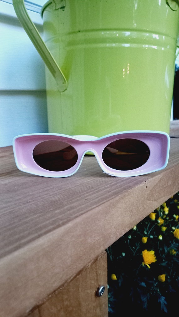 Vintage 00s Pink White Y2K Oval Rectangle Shaped Two Toned Brown Tinted  Fashion Plastic Frame Costume Sunglasses Lens Glasses Eyewear