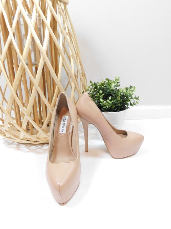Pointed tan shop heels