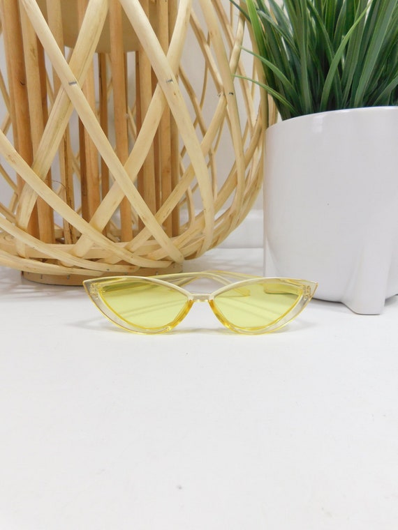 Vintage Yellow Cat Eye Tinted Shape Rimless Trans… - image 1