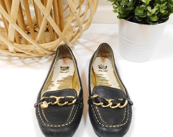 Vintage 1990s Black Gold Metal Chain Buckle Leather Stitch Loafer Low Heel Slip On Oxford Square Closed Toe Shoes Flats Sz 6