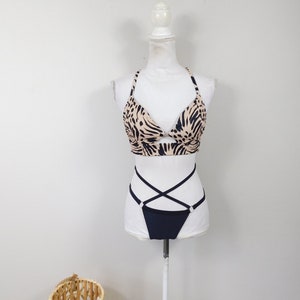 Vintage 00s Tan Black Cheetah Print Cut Out Ring Bikini Criss Cross Swim Bathing Suit Bikini Swimwear Sz XS/Small/Medium/Large