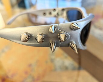 Vintage 00s Gray Silver Spiked Black Tinted Heavy Metal One Single