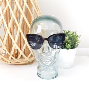 Vintage 00s Black Cat Eye Shaped Tinted Acrylic Retro UV400 Classic Fashion Plastic Sunglasses Frame Lens Glasses Eyewear