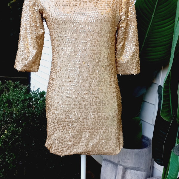 Vintage 00s Gold Sequin Beaded Metallic Scoop Neck Bodycon Lined 3/4 Sleeve Formal Cocktail Mini Length Short Gown Dress Sz Large