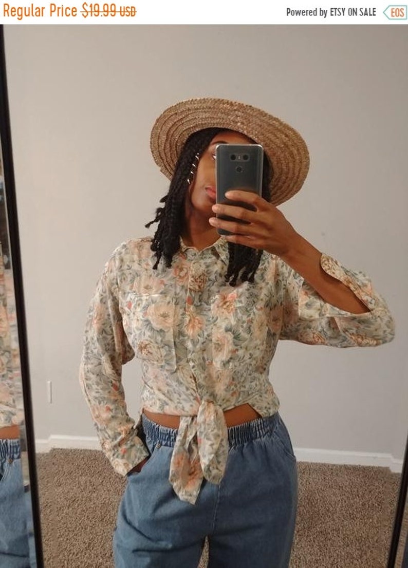 50/% SUMMER SALE Vintage Lizsport Floral Flower Print Pastel Pink Green Collared Button Down Tie Back 34 Sleeve Top Blouse Shirt Small