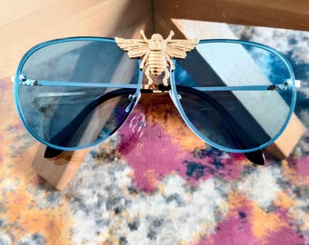Vintage 00s Bumble Bee Blue Gold Aviator Tinted Metal Frame Pilot Retro Fashion Sunglasses Shades Lens Costume Glasses Eyewear