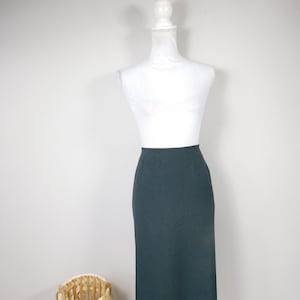 Vintage 1980s Dark Green Polyester High Waist Lined Minimal Knee Length Formal Pencil Straight Skirt Bottom Sz 16/XL Plus Size image 1