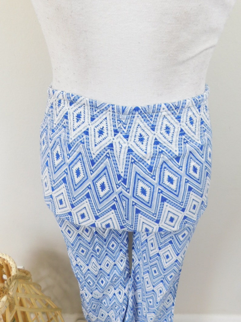 Vintage 90s White Royal Blue Tribal Chevron Aztec Print Wide Leg Stretch High Elastic Waisted Viscose Pants Bell Bottoms Sz XS image 3