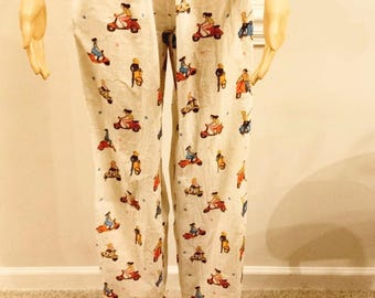 Vintage 00s White Colorful People Motorcycle Bike Print Cotton Elastic Waist Drawstring Tie Sleep Pajama Pants Bottoms Sz Small