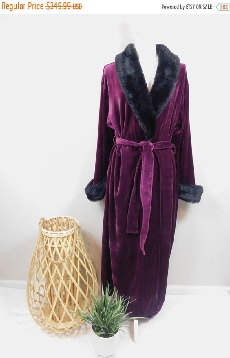 50/% OFF SPRING SALE Vintage Parisian Intimates Purple Velvet Faux Fur Black Collar Plush Luxurious Wedding Long Sleeve Housecoat Robe Medium