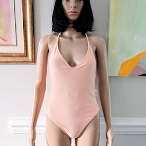 Vintage 00s Light Pink Shiny Metallic Side Ladder Cut Out V Neck Tie Low Back One Piece Bathing Suit Swimsuit Swimwear Sz Medium