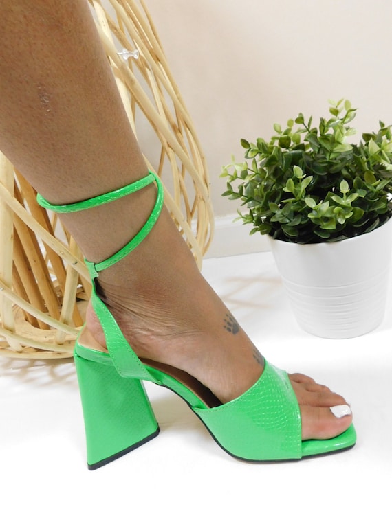 Dolce & Gabbana Shoe Green Snakeskin Strappy 37.5 / 7.5 Mint | Mightychic