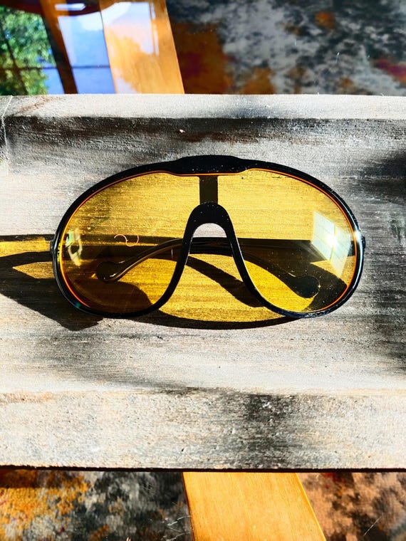 Vintage 00s Yellow Black Tinted Oversized Curved Wrap Polarized