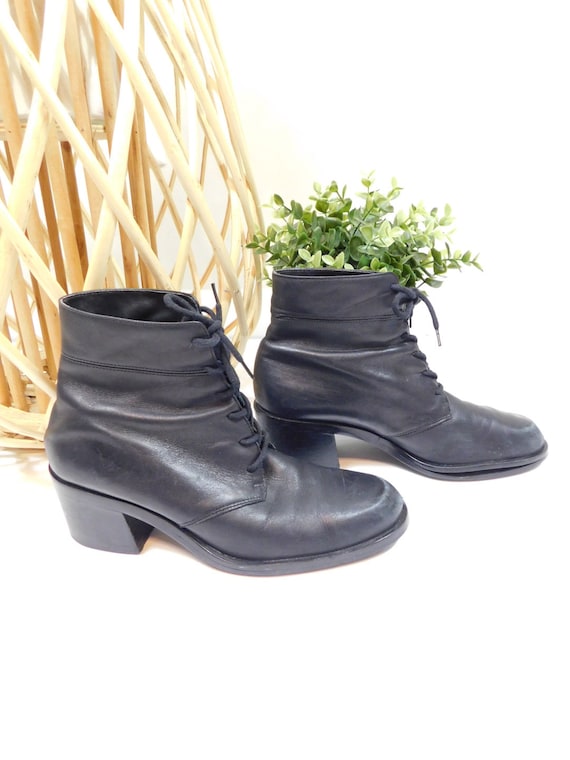Vintage 80s Nine West Black Real Leather Short Chunky Heel Ankle