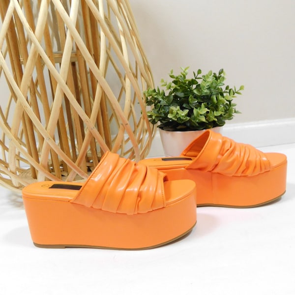 Vintage 00s Bright Orange Chunky Platform Faux Leather Thick Open Toe Ruched Minimal Shoes High Heels Sandals Sz 6/6.5/7/7.5